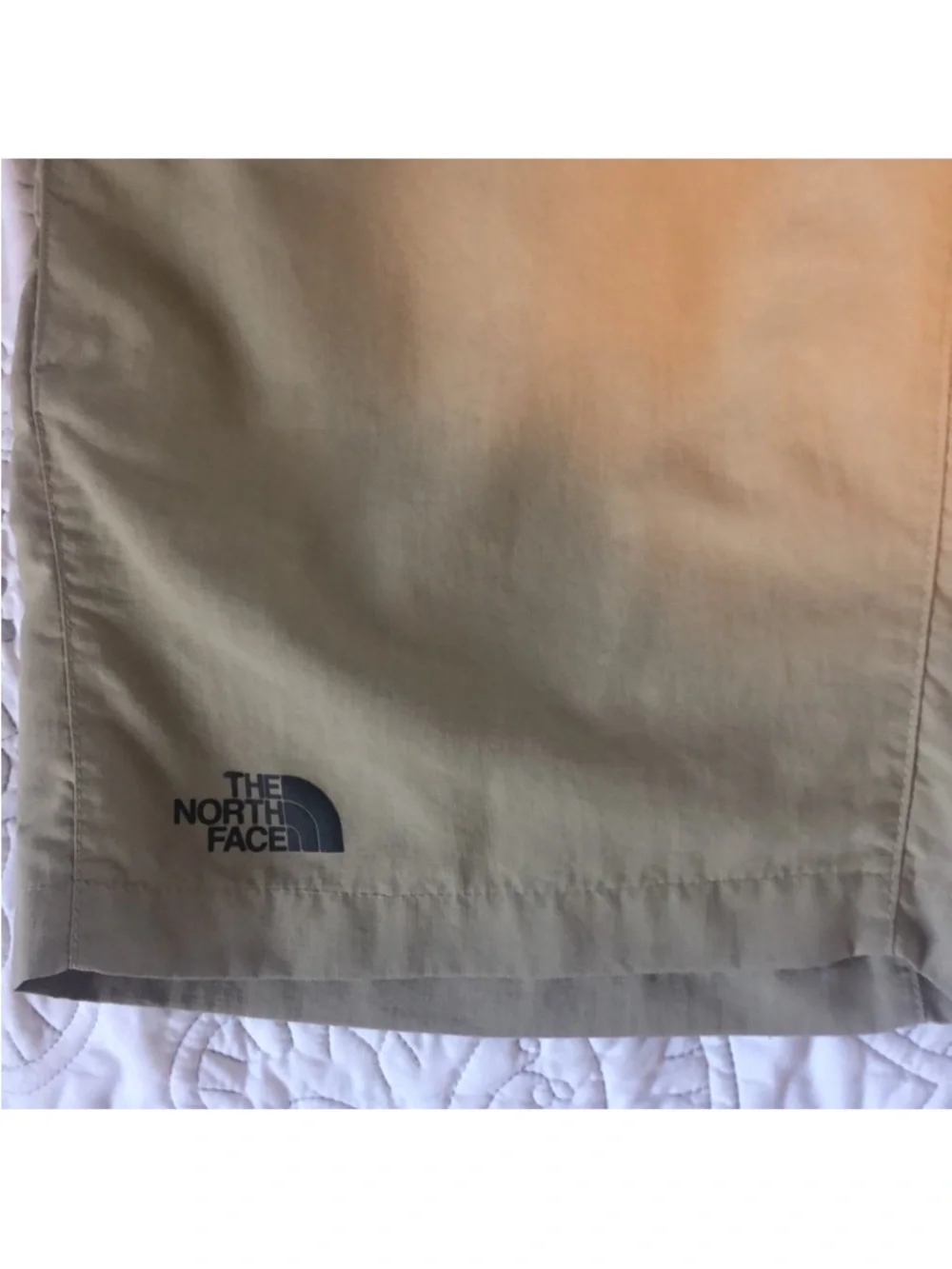 The North Face Paramount Horizon Hiking Adventure Athletic Tan Shorts Medium